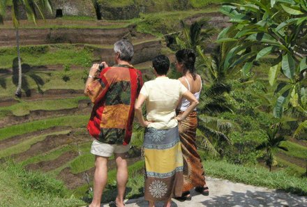 Bali mit Kindern - Bali for family - Menschen genießen Landschaft und Natur auf Bali 
