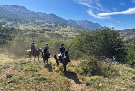 Patagonien mit Jugendlichen - Wandern mit Kindern in Argentinien und Chile - Reitausflug in der wunderschönen patagonischen Landschaft
