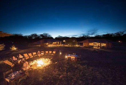 Tansania Familienreise - Tansania for family - Ronjo Camp - Feuerstelle am Abend