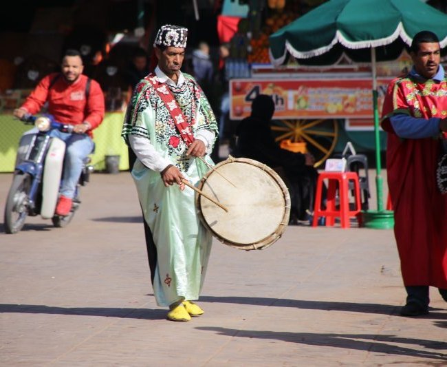 Marokko mit Kindern - Ein Tag in Marrakesch mit Kindern - Buntes Treiben