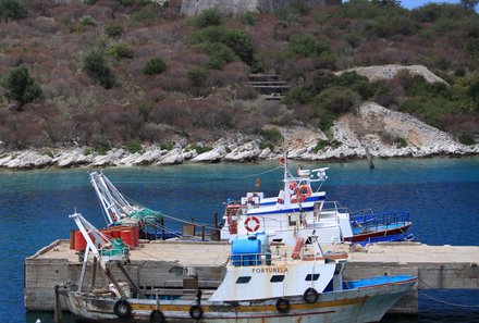 Albanien Familienreise - Albanien for family - Porto Palermo Boot