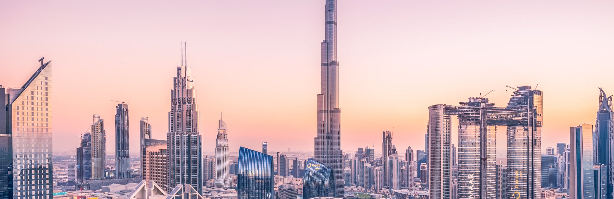 Dubai Familienurlaub - Dubai Familienreisen - Skyline von Dubai bei Sonnenaufgang