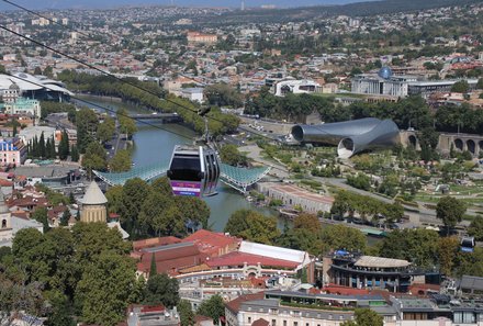Georgien Familienreise - Georgien individuell - Seilbahn und Stadt