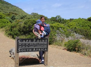 Südafrika Garden Route Familienreise - Nadja Albrecht am Kap der Guten Hoffnung