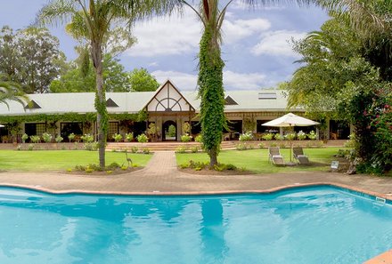 Familienreise Garden Route - Garden Route for family - Hlangana Lodge Außenansicht