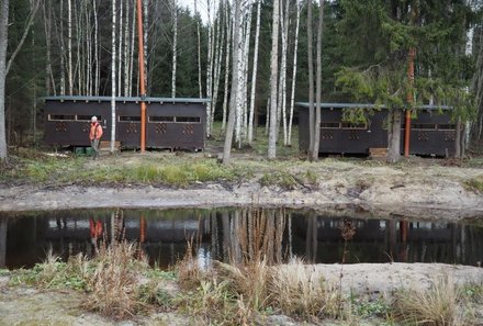 Baltikum for family individuell - Baltikum Familienreise - Lääne Viru Bärenhütte - Aussenansicht