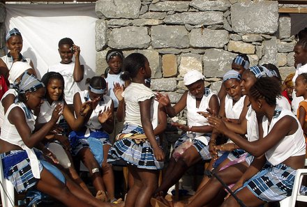 Kapverden mit Kindern - Familienurlaub Kapverden - Schulmädchen