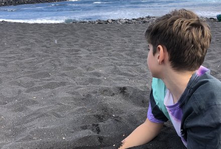 Kanaren mit Kindern - Teneriffa mit Kindern - Puerto de la Cruz - Kind an der Playa Martianez