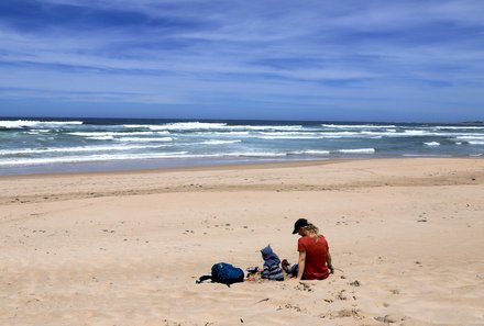 Garden Route Familienreise - Hermanus - Mutter und Kind am Grotto Beach