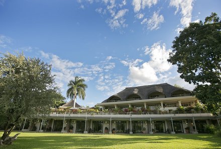 Botswana Fly-In-Safari individuell - Ilala Lodge Hotel - Außenansicht