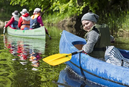 Estland Familienreise - Estland for family - Kids auf Kanutour im Soomaa Nationalpark