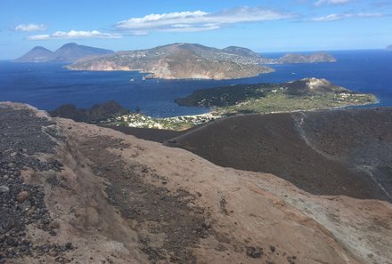 Sizilien mit Kindern - Sizilien Urlaub mit Kindern - Blick vom Krater Vulcano