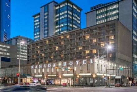 Westkanada for family - Ramada Plaza by Wyndham Calgary Downtown - Außenansicht