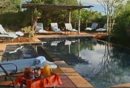 Garden Route Familienreise - Familiensafari plus - Kariega private Game Reserve Main Lodge - Pool