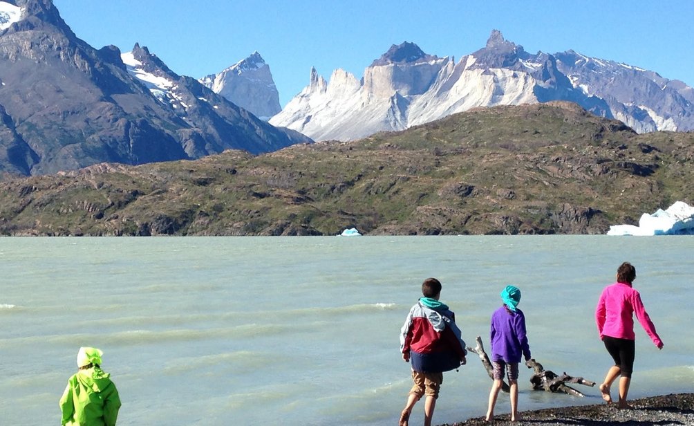 Chile Familienurlaub - Familie am Bergsee