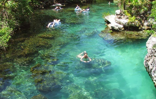 Mexiko mit Kindern - Reisen mit Kindern Erinnerungen - Baden in einer Cenote