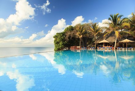 Kenia Familienreise - Kenia for family - Baobab Beach Resort & Spa - Infinity Pool