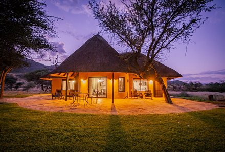 Familienreisen Namibia - Okapuka Safari Lodge - Pirsch - Suite Außenansicht