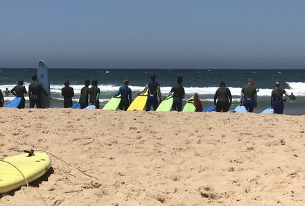 Algarve for family - Familienreise Algarve mit Kindern - Gruppe am Surftag