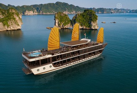 Vietnam Familienreise - Vietnam for family summer - Peony Cruise Dschunke in der Lan Ha Bucht