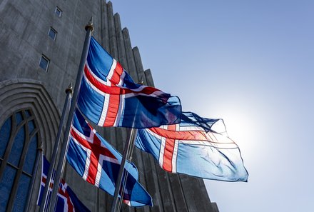 Island Familienreise - Island for family - Abschied von Island - Island Flagge