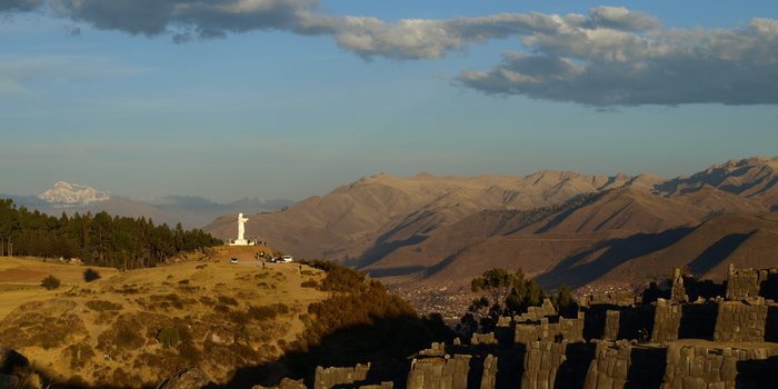 Südamerika Reisen mit Kindern - Statue in Peru