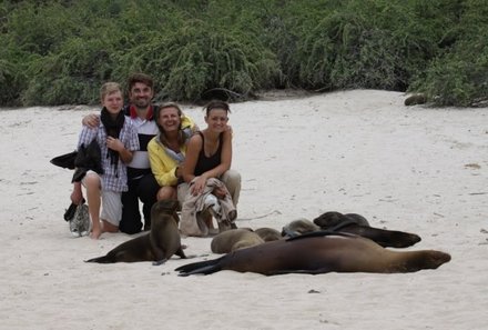 Familienreise Galapagos - Galapagos for family - Familie mit Robbe