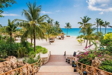 Serengeti mit Kindern individuell - Tansania for family deluxe - Sansibar - Zuri Zanzibar Resort - Treppen zum Strand