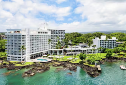 Hawaii Inselhopping for family individuell - Familienreise Hawaii mit Kindern - Grand Naniloa Hotel - Hotel an der Bucht