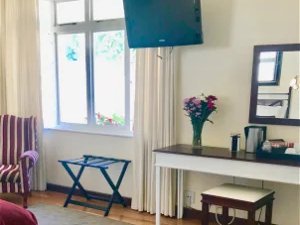 Familienreise Garden Route - Familiensafari zum Bestpreis - Sundown Manor - Zimmer Schminktisch