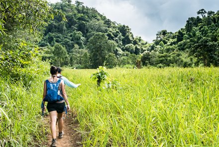Laos und Vietnam Familienreise - Laos und Vietnam Reise mit Kindern - Wanderung 