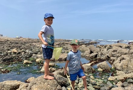 Namibia Familienreise - Namibia for family individuell - Swakopmund - Kinder spielen am Wasser