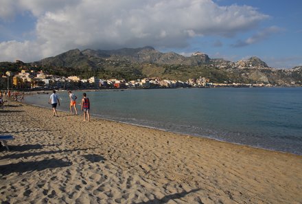 Sizilien Familienreise - Giardini Naxos Strand