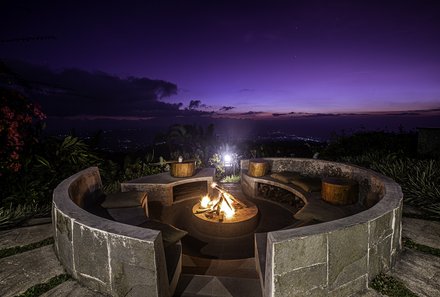 Bali for family deluxe - Familienreise Bali mit Kindern - Munduk Moding Plantation - Feuerstelle
