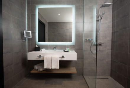Jordanien for family individuell - Radisson Blu Hotel Amman Galleria Mall - Badezimmer