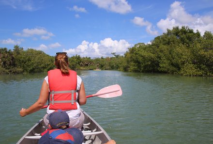 Florida Familienreise - Lovers Key State Park - Nadja mit Kindern beim Paddeln