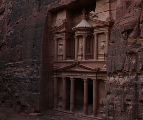 Urlaub in Jordanien Erfahrungen - Familienreise in Jordanien - Felsen in Petra