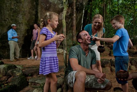  Australien for family - Australien Familienreise - Familie im Wald