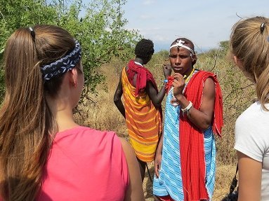 Familienreise_Tansania_Massai Wanderung
