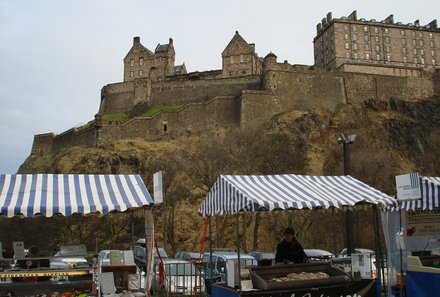 Schottland Familienreise - Schottland mit Kindern - Edinburgh Burg mit Essenständen