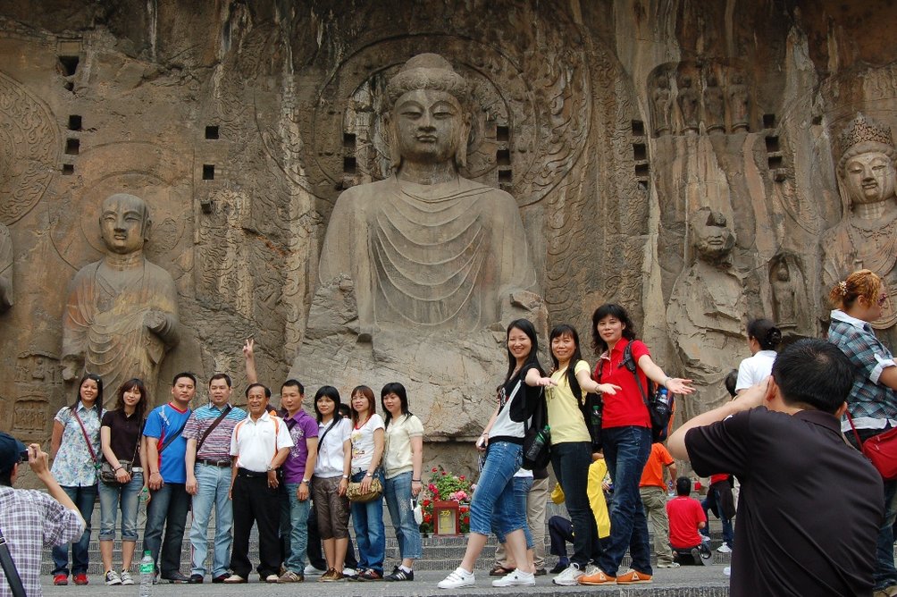 Asien mit Kindern - Buddha Statue in China