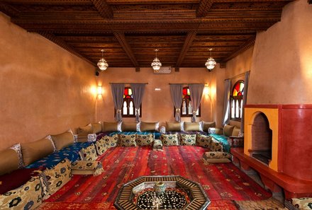 Familienreise Marokko - Marokko for family Deluxe - Ouarzazate Oz Palace - Traditionelle marrokanische Einrichtung