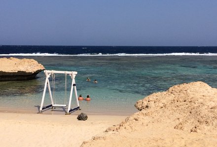 Familienreise Ägypten - Ägypten for family - Strand mit Schaukel im Wasser