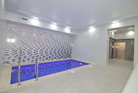 Usbekistan for family - Hotel Milan Tashkent - Pool