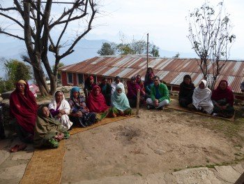 Nepal mit Kindern - Treffen der Milijuli Frauengruppe