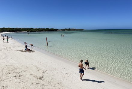 Kuba Familienreise - Kuba for family individuell - Cayo Santa Maria - Kinder spielen am Strand