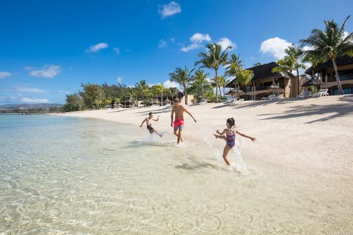 Mauritius mit Kinder - Familie am Strand - Shanti Maurice Resort