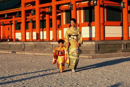 Japan mit Kindern - Japan for family - Frau Heian mit Schrein