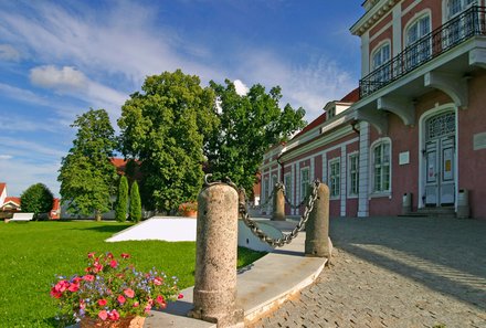 Baltikum for family individuell - Baltikum Familienreise - Sagadi Hotel - Eingang
