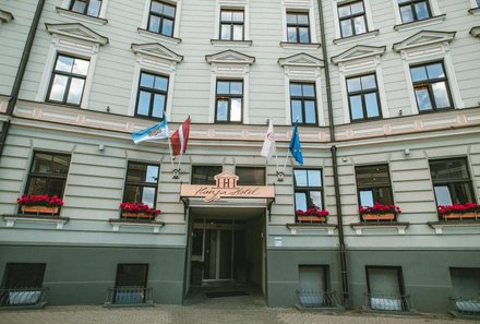 Baltikum for family individuell - Baltikum Familienreise - Hanza Hotel Riga - Eingang